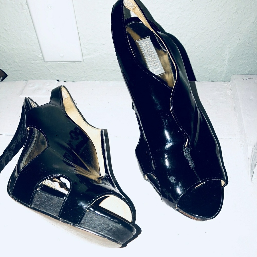 Badgley mischka black heels size 8